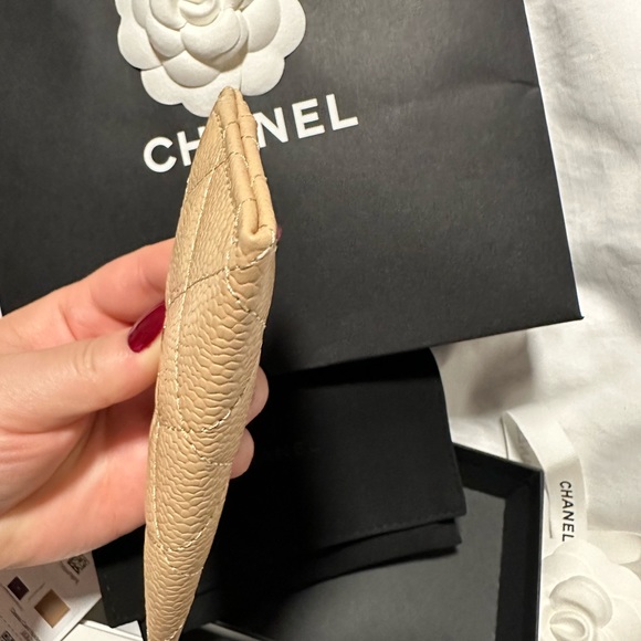 BNIB Chanel Beige Caviar Flat Card Holder with GHW - Picture 11 of 12